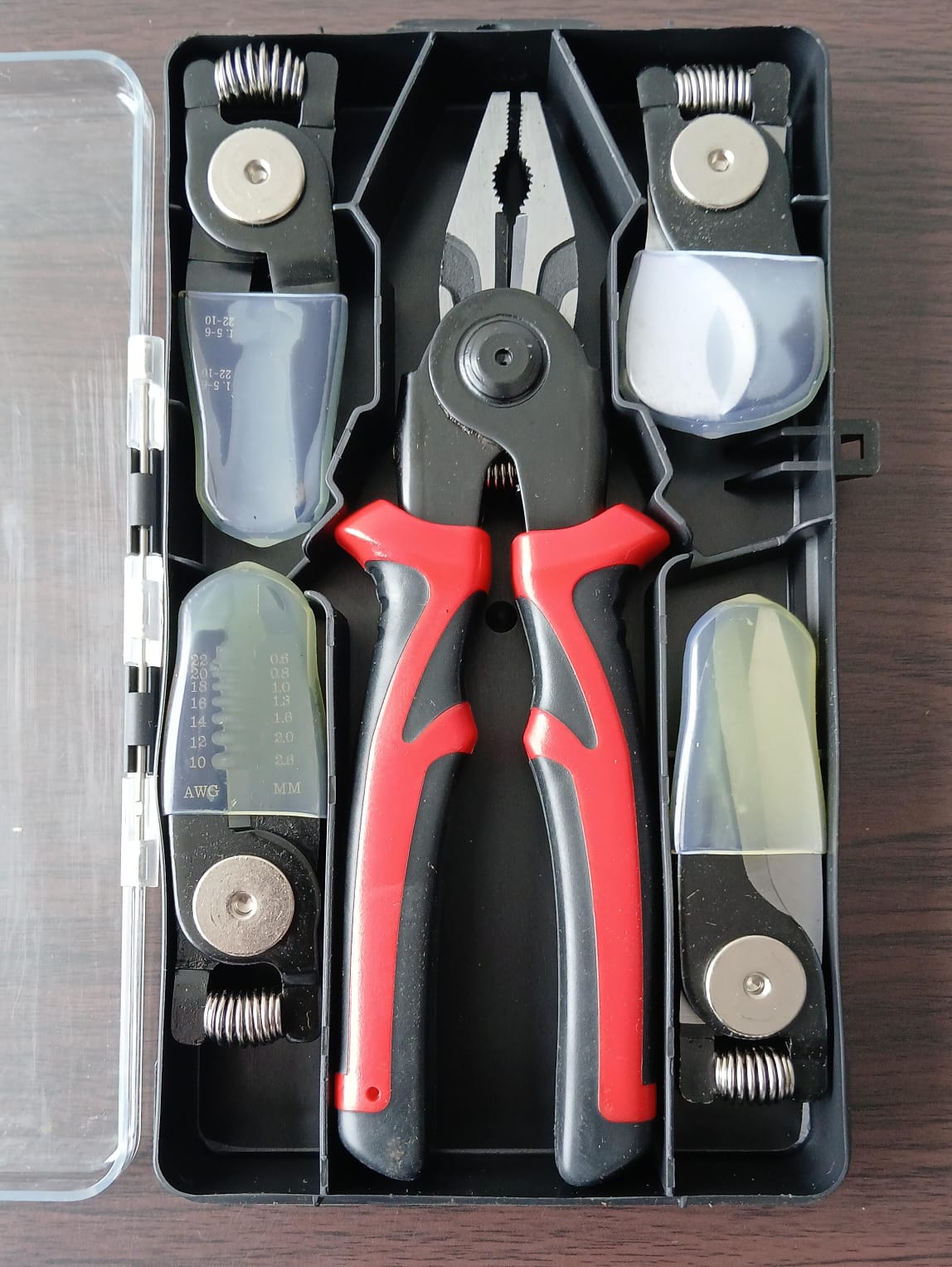 Alicate Multifuncional 5 en 1 – Cabezas Intercambiables para Todo Tipo de Trabajo